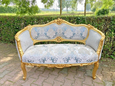 Beautiful  sofa in corbeille form. Around 1900 Cover