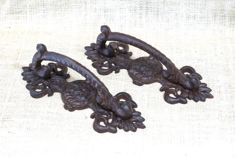 2 LARGE HANDLES RUSTIC CAST IRON BARN DOOR HANDLES SHED GATE PULLS FANCY 8 1/2" Cover