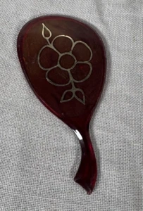 Espejo de mano pequeño vintage baquelita? Color marrón/rojo profundo. 5" largo - Imagen 1 de 4