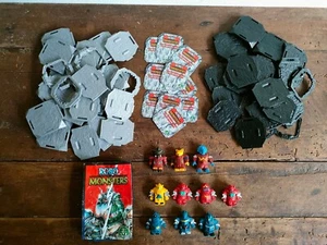 Lotto ROBO MONSTERS Robot + Caverne + Catalogo Vintage Giochi Preziosi 1990's - Imagen 1 de 6
