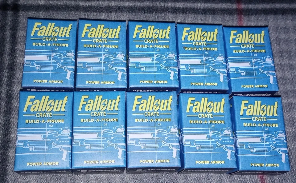Lot Of 10 Fallout Loot Crate Screen Shots Build-A-Figure Power Armor Box 4 Of 6 - Image 1 of 4