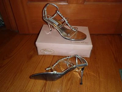 Touch Ups Tillie Silver Vinyl Formal Wedding Shoes Open Toe Pumps ~ Sz 10 NIB - Image 1 of 4