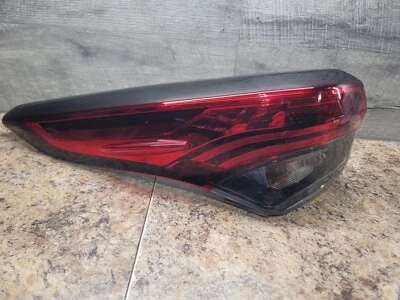  Luz trasera exterior izquierda izquierda Toyota Highlander 2020-2022 Depo Foto 1 de 4