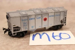 M60B VINTAGE HO SCALE 2-BAY COVERED HOPPER NJ 311 NAPIERVILLE JUNCTION WEATHERED - Picture 1 of 1