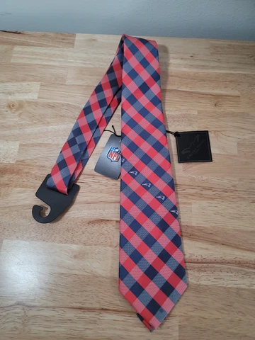 NFL NEW ENGLAND PATRIOTS PLAID LOGO CLASSIC NECK TIE Cover