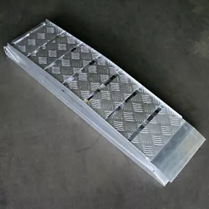 Alu-Auffahrrampe max. Belastung 600 kg für schwere Motorräder oder ATV faltbar - Bild 1 von 1