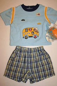 NEU MIT ETIKETT BUSTER BRAUN JUNGEN SHORTS UND T-SHIRT SET 2-TEILIGES SET 3-6 MONATE HUND FAHREN - Bild 1 von 1