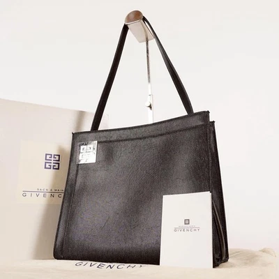 Bolso de Mano Givenchy Satinado Logo Plateado Negro Usado Japón Foto 1 de 4