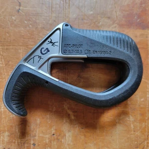 Black Diamond ATC-Pilot Belay Device - Picture 1 of 4