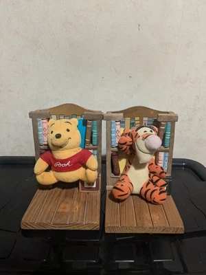 Winnie The Pooh Tigger Book End Buddies con libros de juguetes blandos extraíbles 2001 Foto 1 de 4