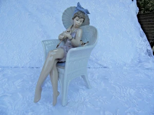 LLADRO" TRINO AY THE BEACH" PORCELAIN FIGURINE # 5666 - Picture 1 of 14