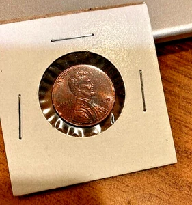 Striking Toning 2010 D LINCOLN PENNY CENT Lincoln Shield theme & bonus coin - Picture 1 of 3