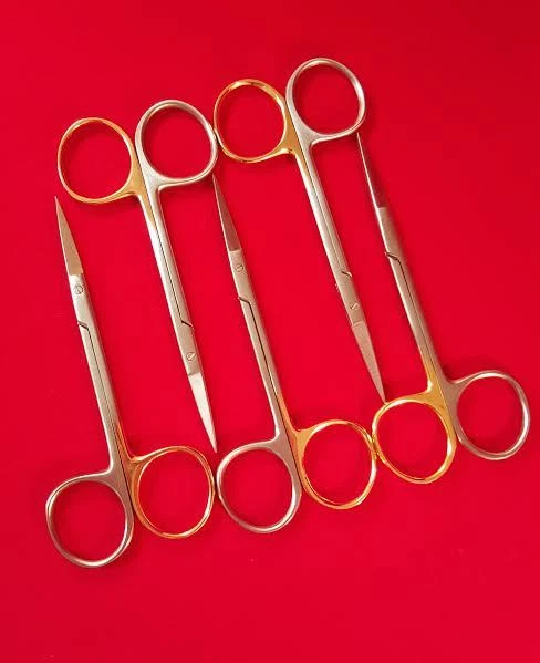 TIJERAS DE IRIS MICROCIRUGÍA GRADO 10 O.R RECTAS + CURVAS CON MANGO DORADO Foto 1 de 1