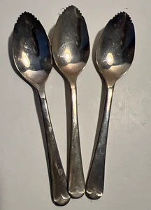 3 Teethed Serrated Tip Grapefruit Spoons EPNS Sheffield England Silverplate 5.5" - Picture 1 of 4