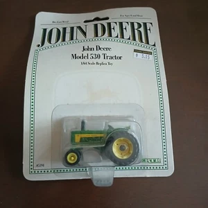 JOHN DEERE MODEL 530 TRACTOR 1/64 ERTL 5194 WIDE FRONT DUAL AND SINGLE REAR TIRE - Picture 1 of 3