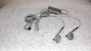 SPECIALIST LG IN EAR HEADSET FOR LG PHONE KF300 ETC - Picture 1 of 1