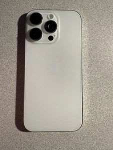 Iphone 16 Pro 128gb Unlocked Cracked Glass & Cam Lens Read - Photo 1 sur 12