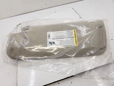 Passenger Sun Visor Illuminated Fits 04-05 AVALANCHE 1500 951984 - Image 1 of 4