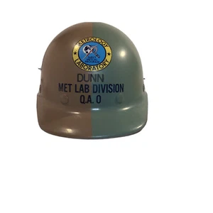VINTAGE 1980s NAVY METCAL METROLOGY LABORATORY HARD HAT MET LAB DIV CHAS CNSYD - Picture 1 of 10
