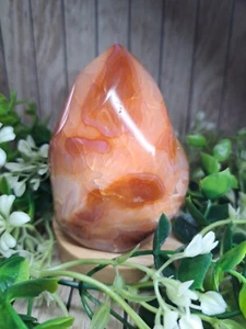 Schöne Karneelische Kristallflamme 371g 8,5 cm heilende Freiform Reiki Chakra - Bild 1 von 10
