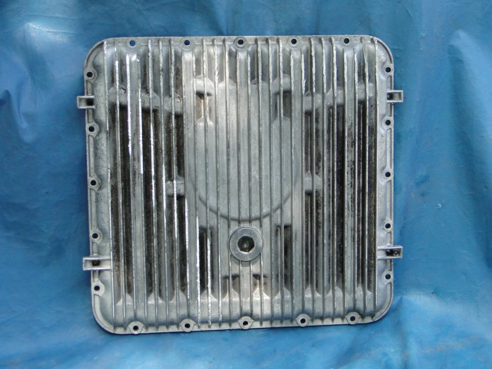 Maserati Biturbo 2.5 V6 cárter de aceite con enchufe OEM 1984-1987 GENUINO 310425014 Foto 1 de 4