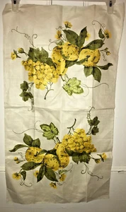 Tea Towel Linen 1970s Still Life Fruit Grape Apple Pear White Green Yellow MINT - Picture 1 of 2