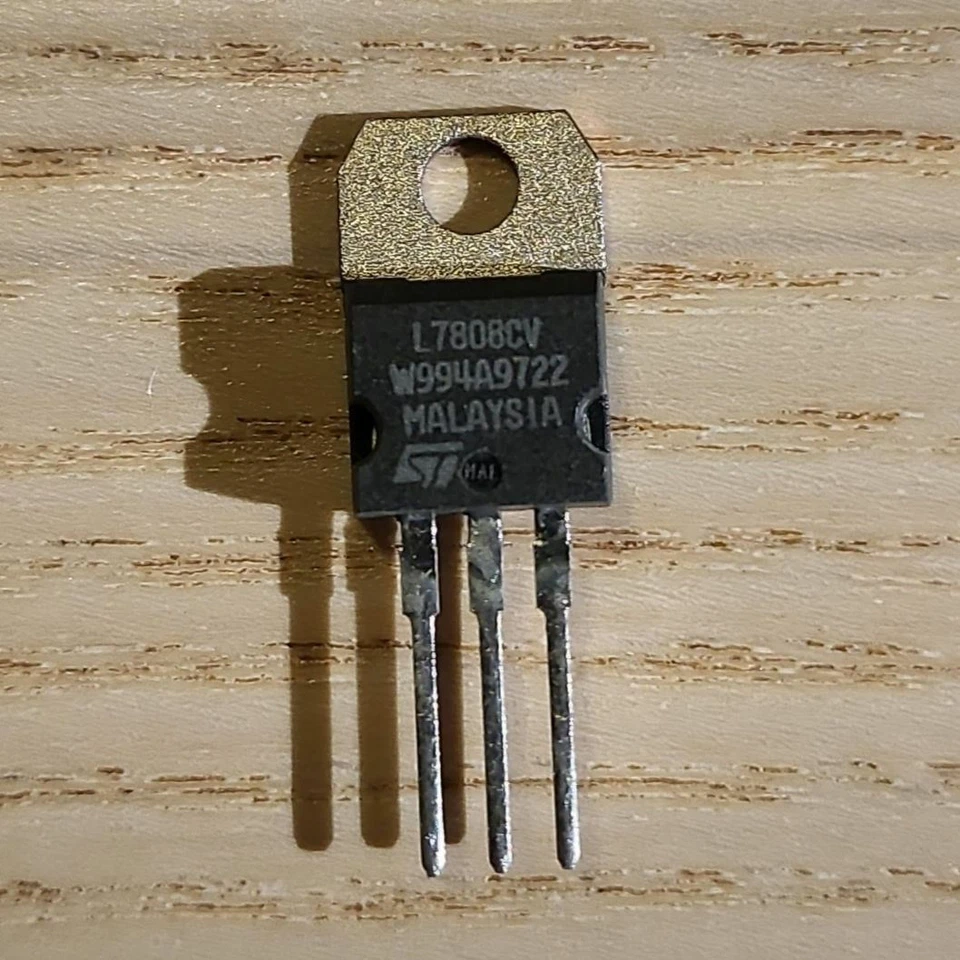 5pcs L7808CV Linear Voltage Regulator 8.0V 1.0A Positive AU STOCK FAST POSTAGE - image 1 of 1