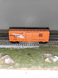 HO Roundhouse/MDC Western Pacific 40' Boxcar - Picture 1 of 6