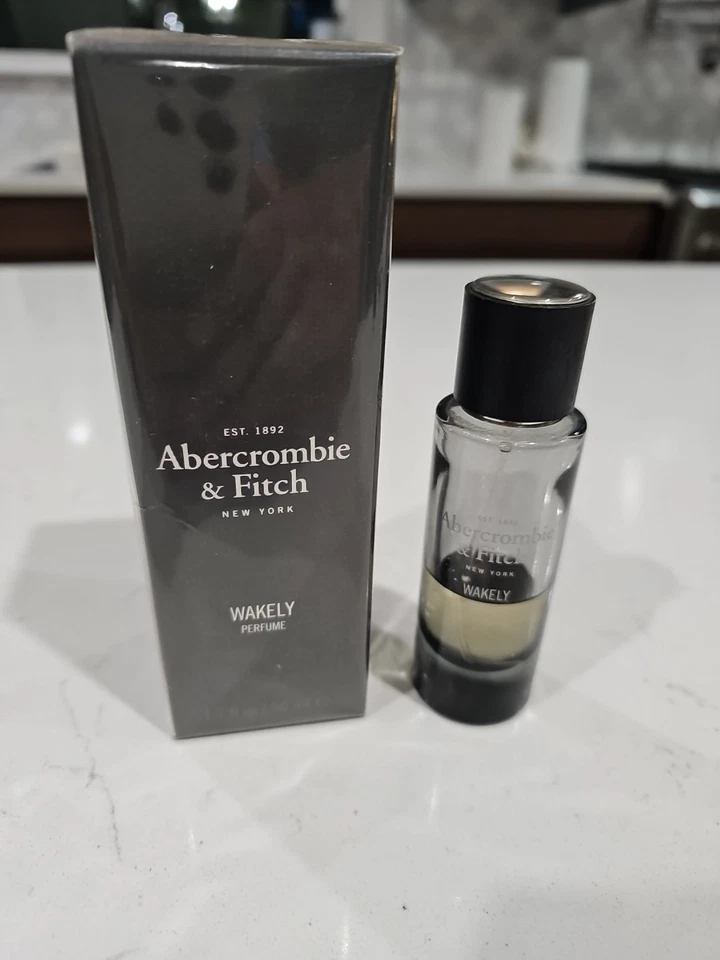 Abercrombie & Fitch WAKELY Perfume Spray 1.7 OZ/50 ml Plus Bonus 1.0z RARO Mujer Foto 1 de 4