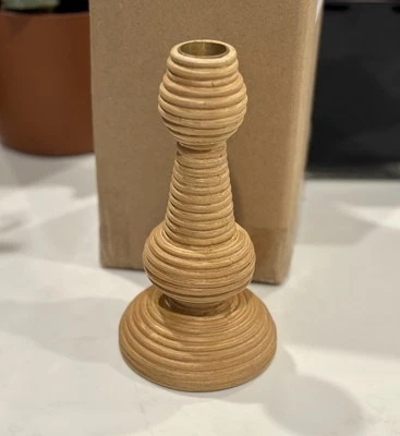 NOVO Suporte de Vela Cônico Serena & Lily Carmel Rattan (Pequeno)-Marrom Natural - Imagem 1 de 4