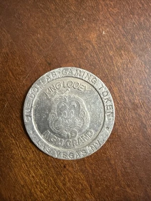 1993 Las Vegas MGM Grand Casino King Looey $1 Dollar Casino Chip Token - Image 1 of 3