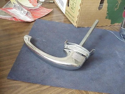 Manija de puerta exterior Chrysler Town & Country 1949 1950 OEM usada rara original Foto 1 de 4