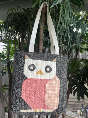 Bolso de Mano Hecho a Mano Acolchado Patchwork Búho Algodón Estructurado Otoño Halloween Foto 1 de 4