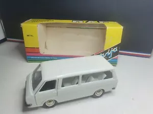 RAF 1/43 #2203 VOITURE RUSSE BON ETAT GENERAL DANS SA BOITE - Imagen 1 de 14