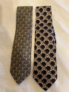VAN HEUSEN MENS TIES LOT OF 2 - Picture 1 of 3
