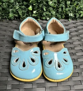 LIVIE & LUCA SZ 5 BLUE PETALS EUC PERFECT FOR EASTER!!!! - Picture 1 of 5