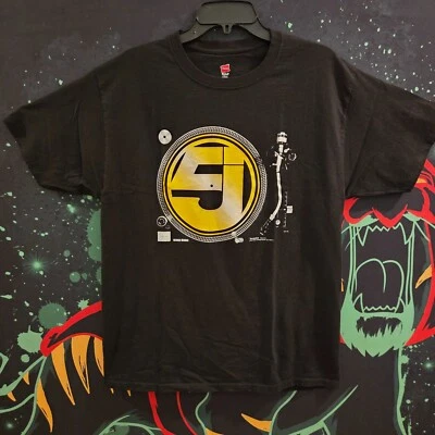 Camisa J5 JURASSIC 5 FIVE Tocadiscos Gira de Conciertos Talla L Hip Hop Banda de Rap Y2K Años 90 Foto 1 de 4
