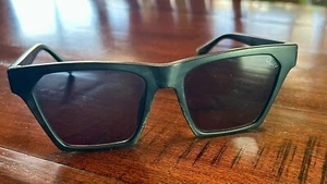 QUAY AUSTRALIA Sunglasses Alright 148 Black Frames Mirror Square Boat Beach - Picture 1 of 16