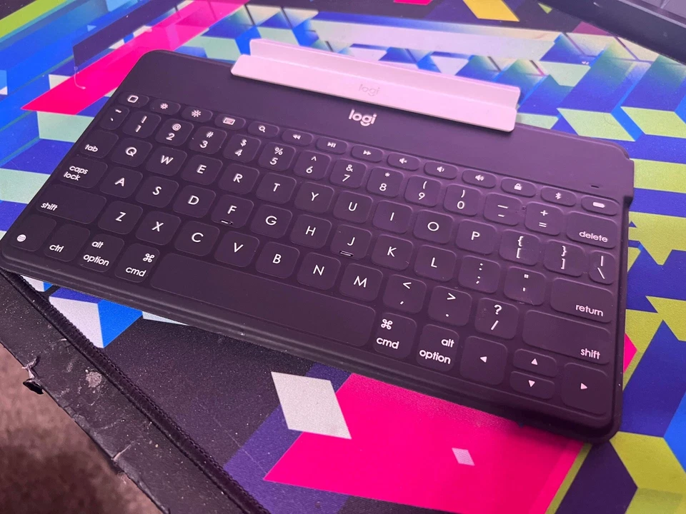 Logitech Keys-To-Go Wireless Bluetooth Slim Keyboard Apple iPhone iPad TV -STONE - Image 1 of 1