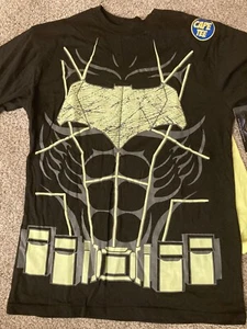 NEW WITH TAGS! 2016 BATMAN V SUPERMAN COSTUME SHIRT WITH CAPE BLACK SZ YTH 14/16 - Picture 1 of 8