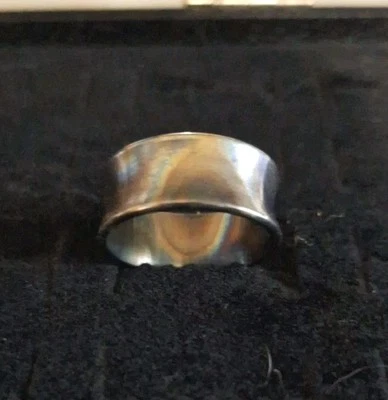 男式手工钛合金婚戒带 Patina — 第 1/2 张图片