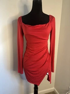 Abito Halara taglia media aperto schiena manica lunga mini dress con spacco laterale rosso - Foto 1 di 10
