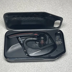 Plantronics Poly Voyager A5YXCM UC Black Mono Bluetooth Headset System - Picture 1 of 3