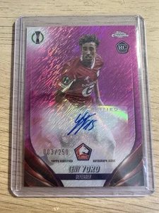 2023/24 Topps Chrome UCC Leny Yoro RC Pink Shimmer Auto /250 Rookie Man United - Picture 1 of 2