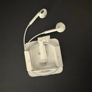 Original APPLE EarPods Lightning Wired Earphones Headphones iPhone - Zdjęcie 1 z 8