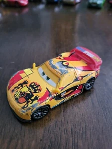 Coches de metal diecast Mattel Disney Pixar Miguel Camino #23 sueltos usados... - Imagen 1 de 3