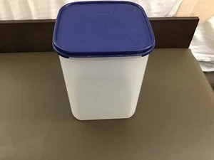 Tupperware Modular Mate Square #4 Blue Seal 23 Cup #1622 Clear Base - Picture 1 of 4