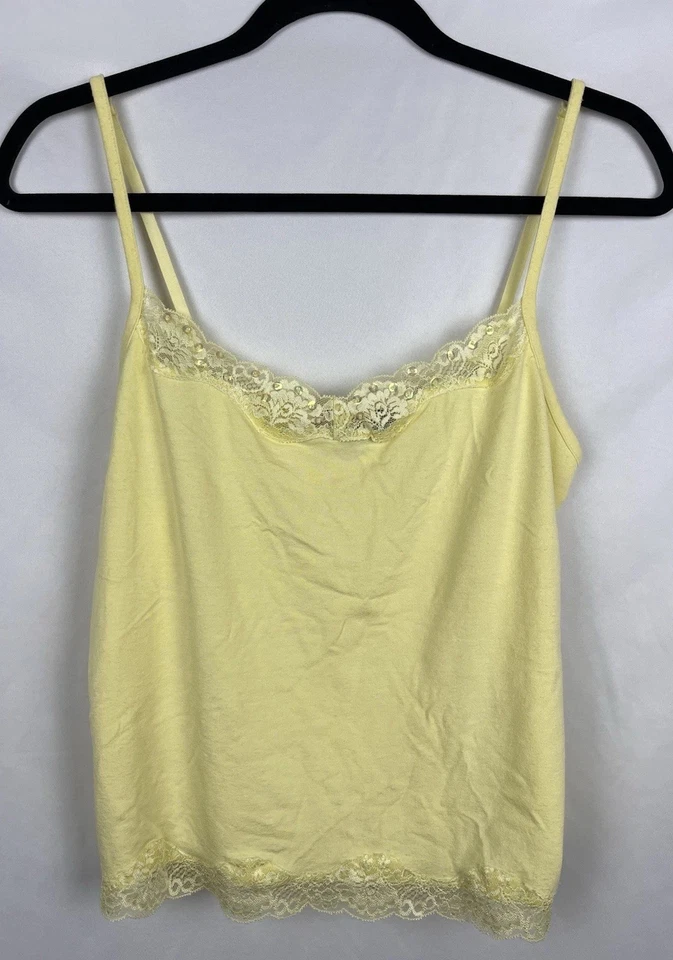 Top camisola con ribete de encaje amarillo Caslon para mujer M Y2K principios de la década de 2000 lencería coqueta Foto 1 de 4
