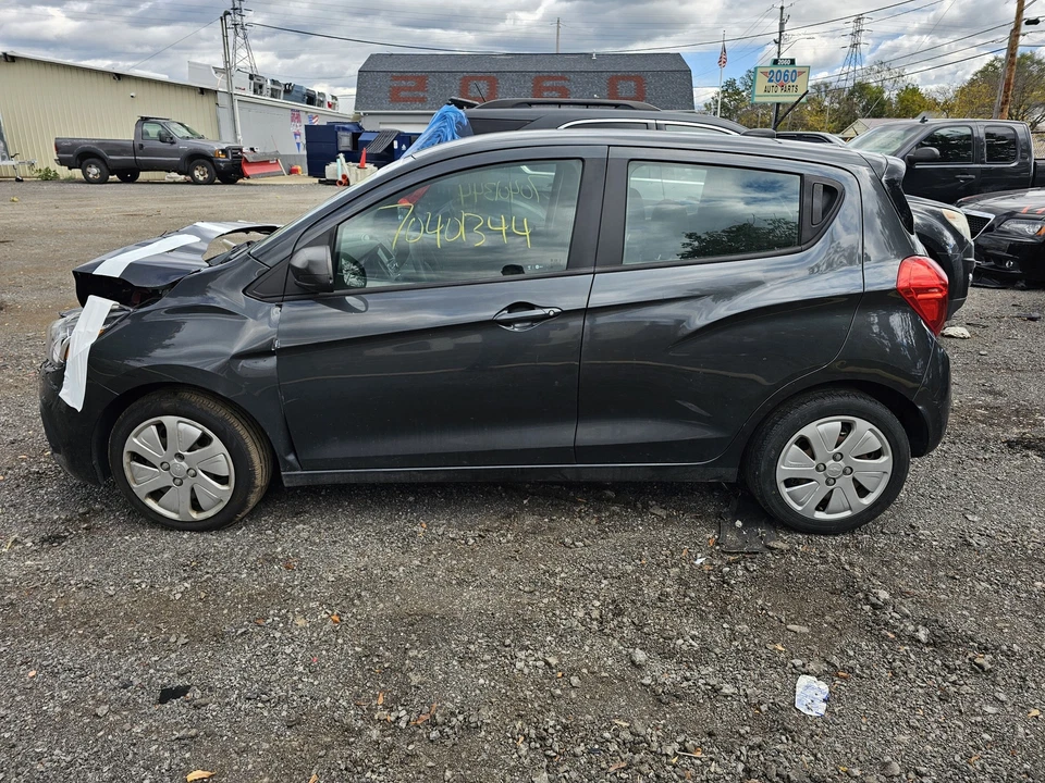 Eje de transmisión izquierdo usado se adapta a: Chevrolet Spark 2017 eje delantero modelo gasolina Foto 1 de 4