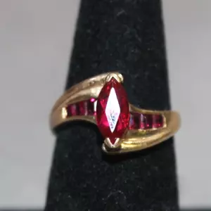 10K Yellow Gold & 1.0 Carat Natural Marquise Ruby Ring ~ Size 7-1/2 - Picture 1 of 16